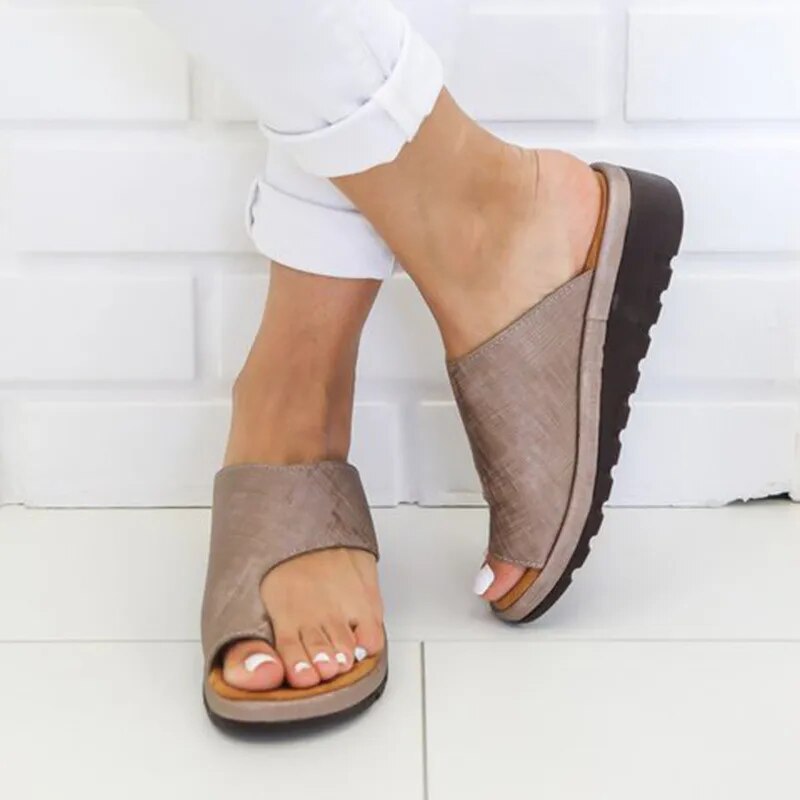 7r3L2023-Nieuwe-Vrouwen-Slippers-Platte-Zool-Casual-Zachte-Grote-Teen-Voet-Sandaal-Vrouwen-Schoenen-Comfortabel-Platform.jpg